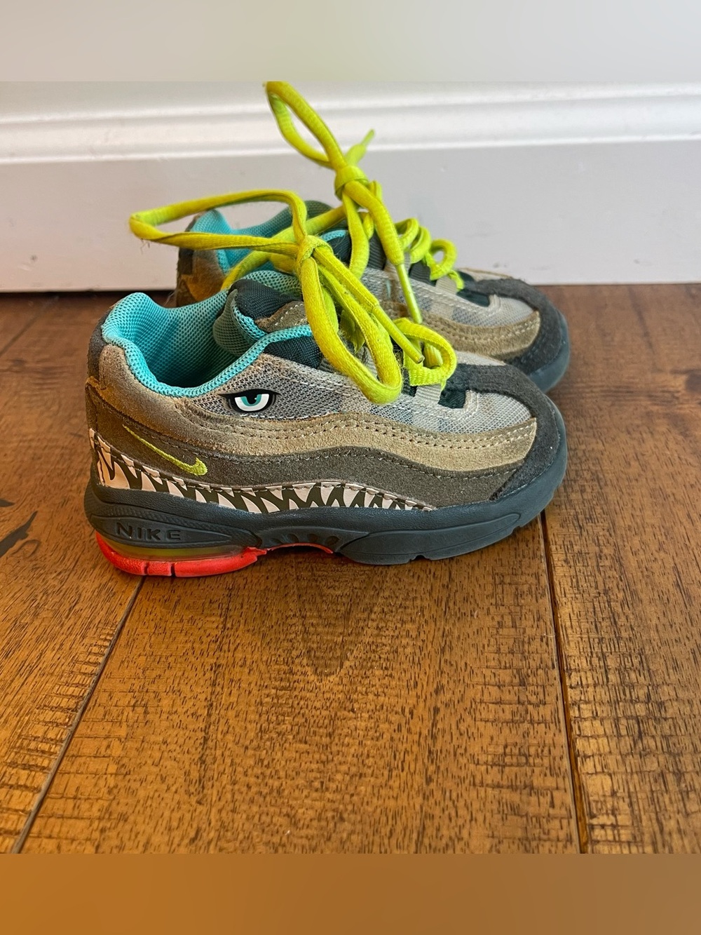 Nike Air Max 95 Monster Toddler Shoes Sz 6C Green Casual Sneakers Tie C19945